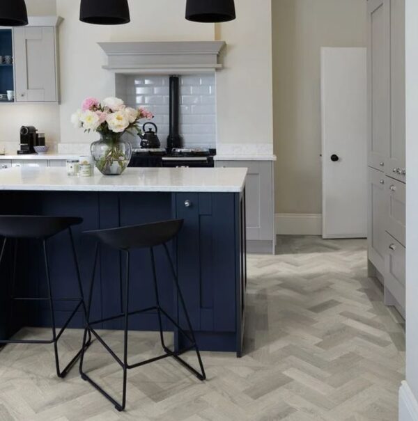 Polyflor Colonia Wisteria Oak Small Parquet 4641